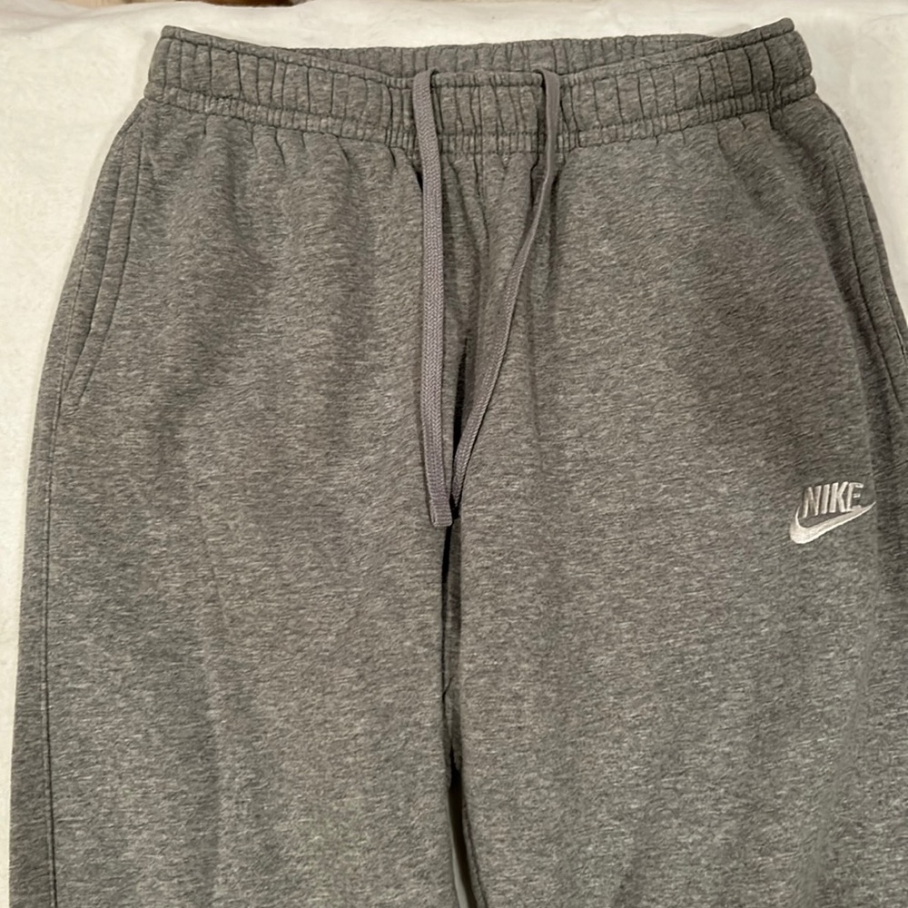 Boys Nike gray sweatpants